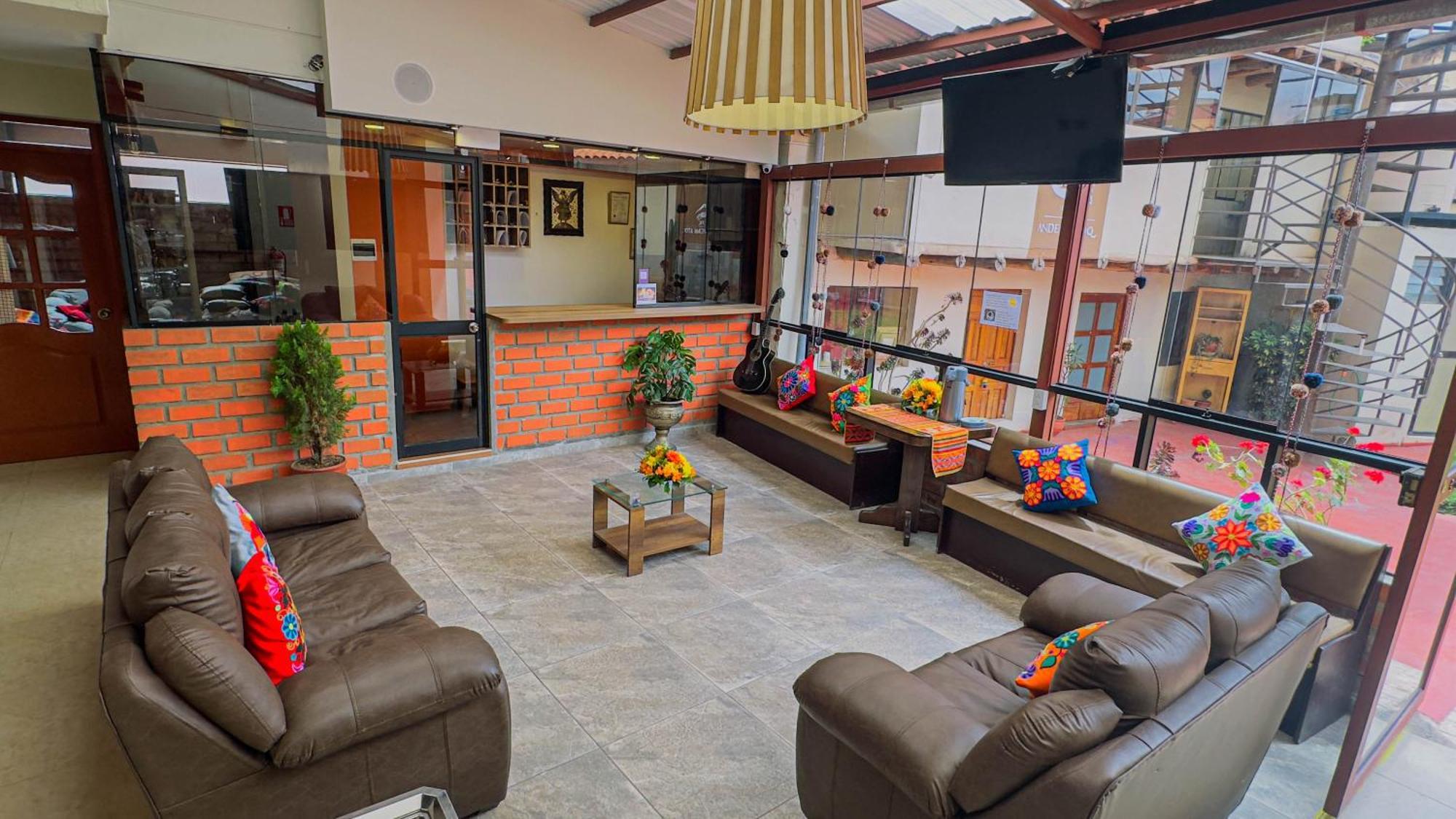 Andean Atoq Hostel Cuzco Exterior photo